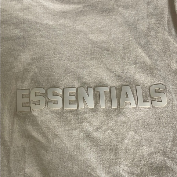 Essentials Cream T-Shirt never used - Picture 2 of 4